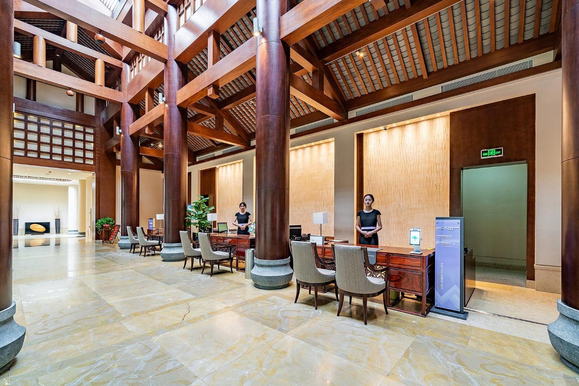 Holiday Inn Resort Chaohu Hot Spring By Ihg Hefei Exterior photo