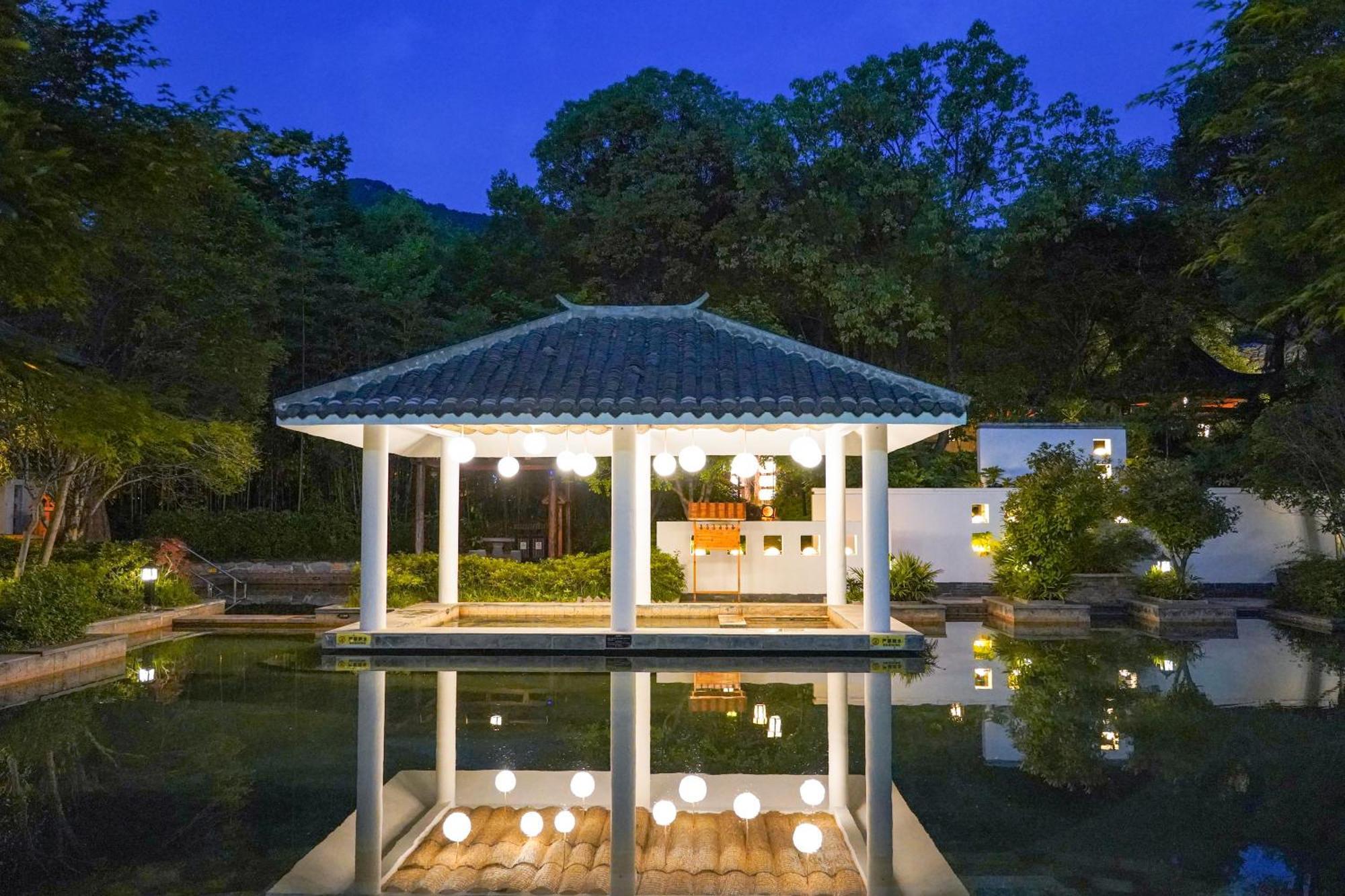 Holiday Inn Resort Chaohu Hot Spring By Ihg Hefei Exterior photo
