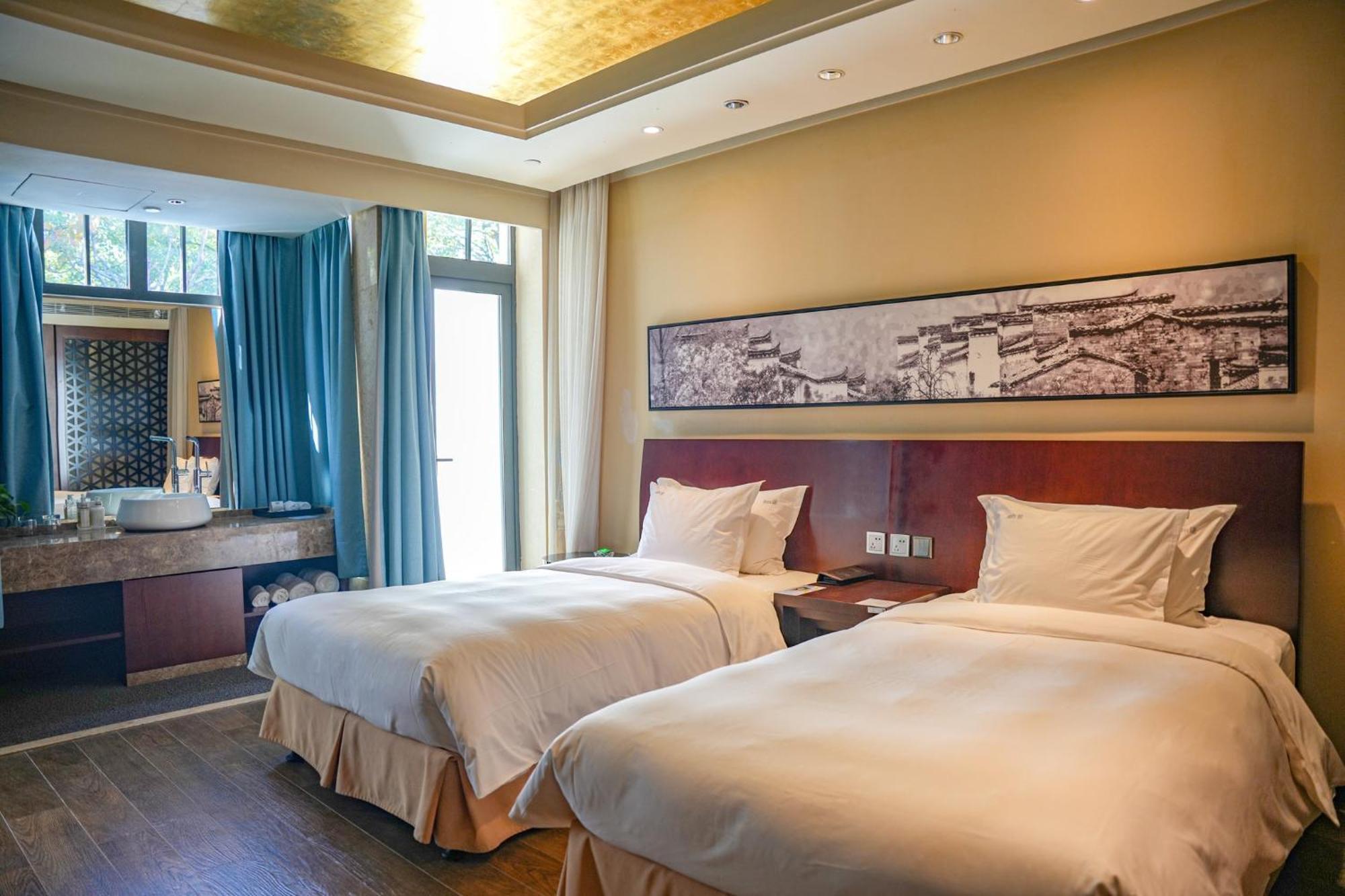 Holiday Inn Resort Chaohu Hot Spring By Ihg Hefei Exterior photo