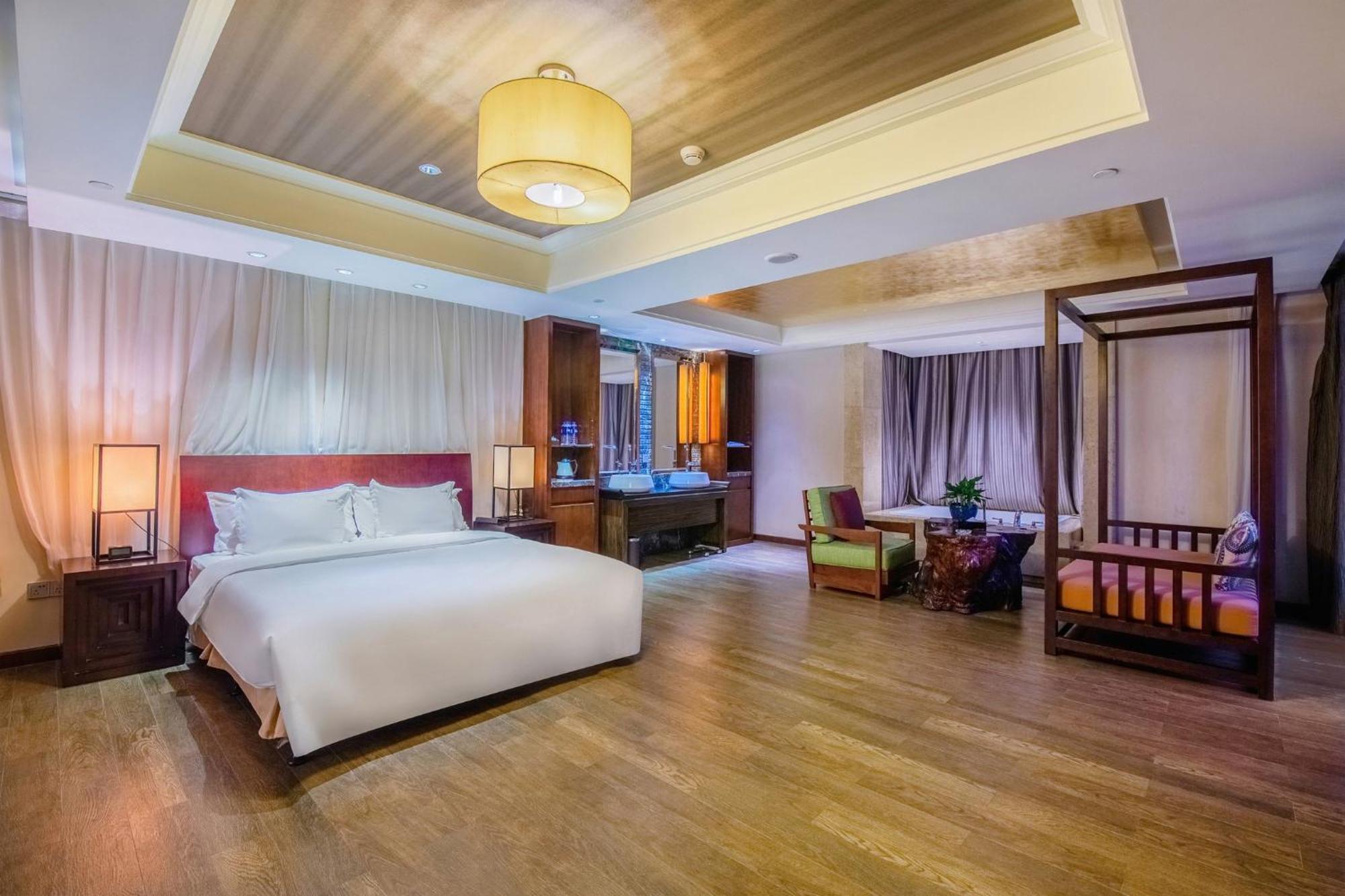 Holiday Inn Resort Chaohu Hot Spring By Ihg Hefei Exterior photo