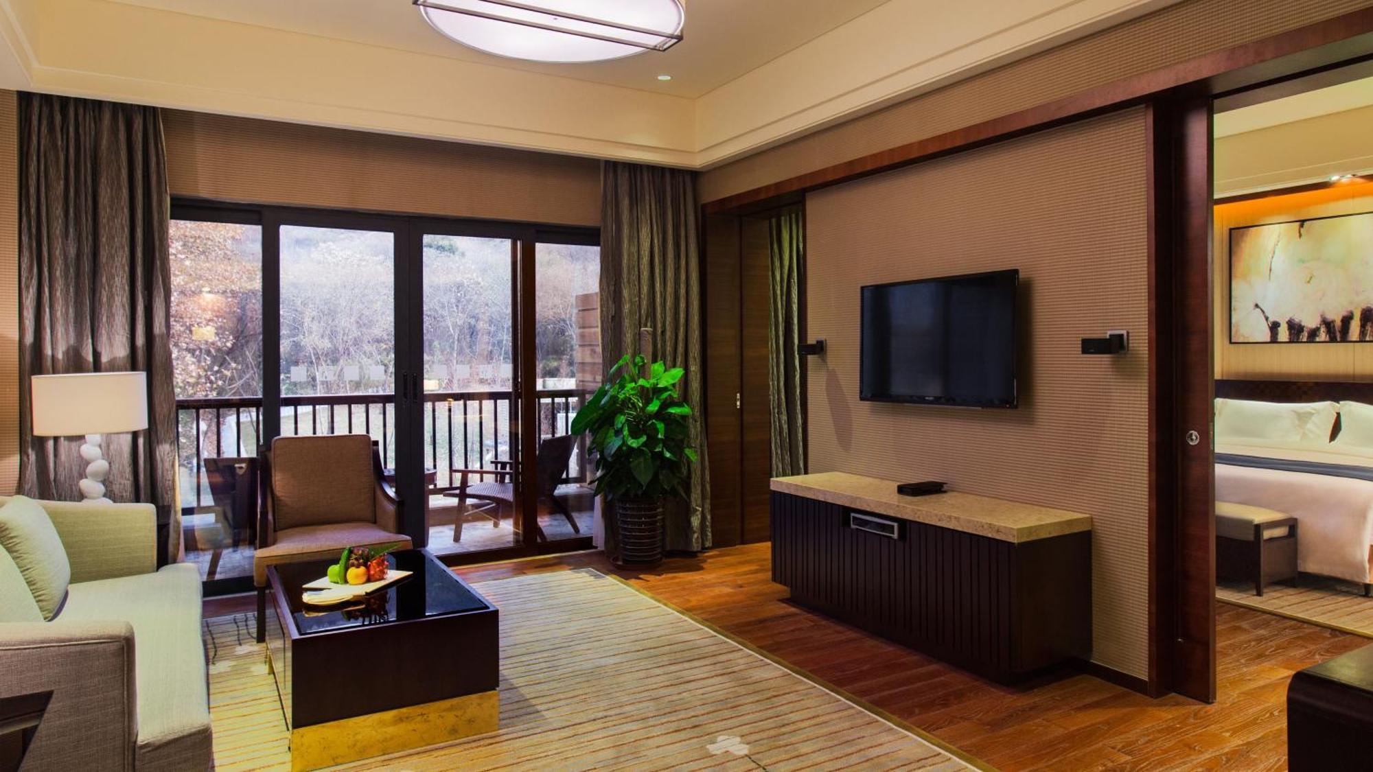 Holiday Inn Resort Chaohu Hot Spring By Ihg Hefei Exterior photo