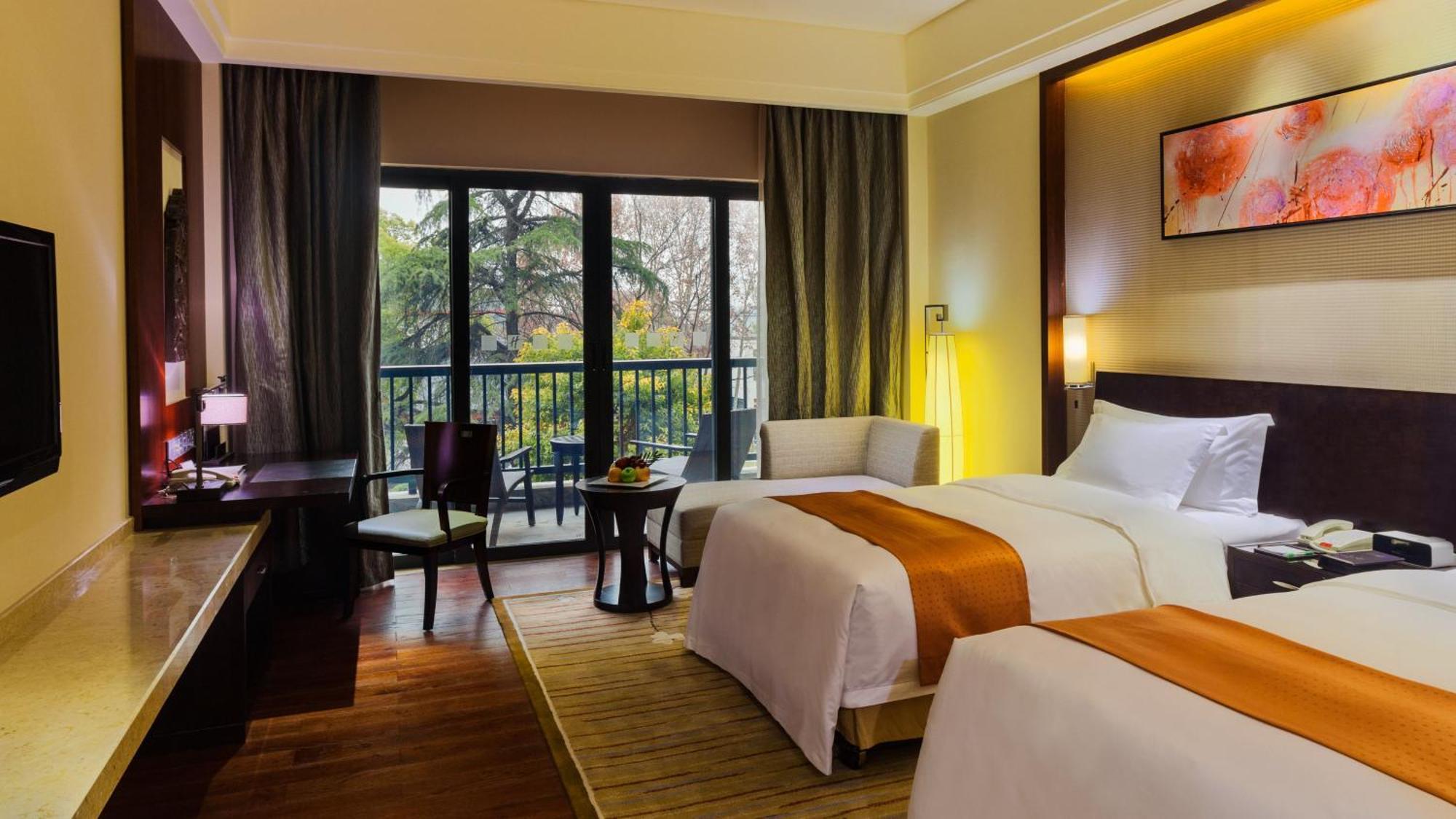 Holiday Inn Resort Chaohu Hot Spring By Ihg Hefei Exterior photo
