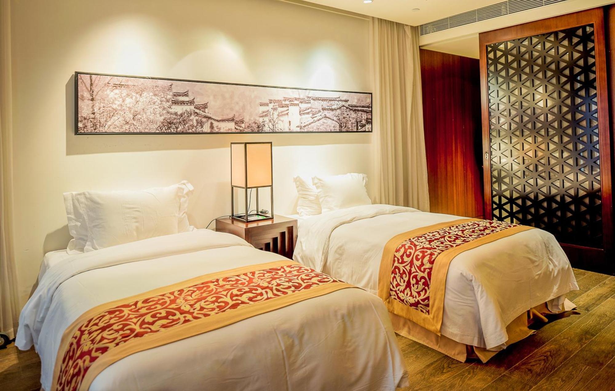 Holiday Inn Resort Chaohu Hot Spring By Ihg Hefei Exterior photo